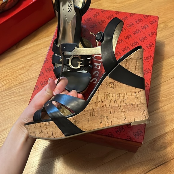 GUESS wedges - Picture 3 of 5